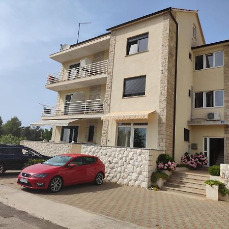 Apartment By B&D Primošten Esterno foto