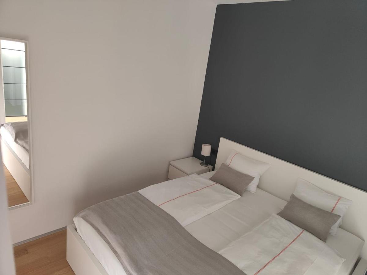 Apartment By B&D Primošten Esterno foto