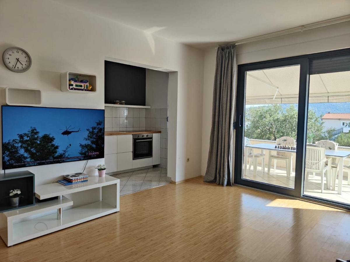Apartment By B&D Primošten Esterno foto