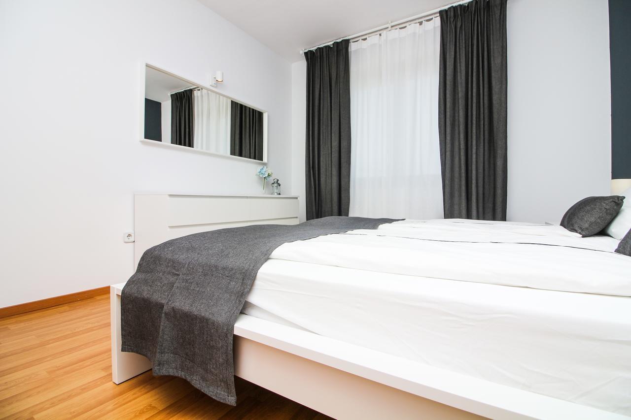 Apartment By B&D Primošten Esterno foto