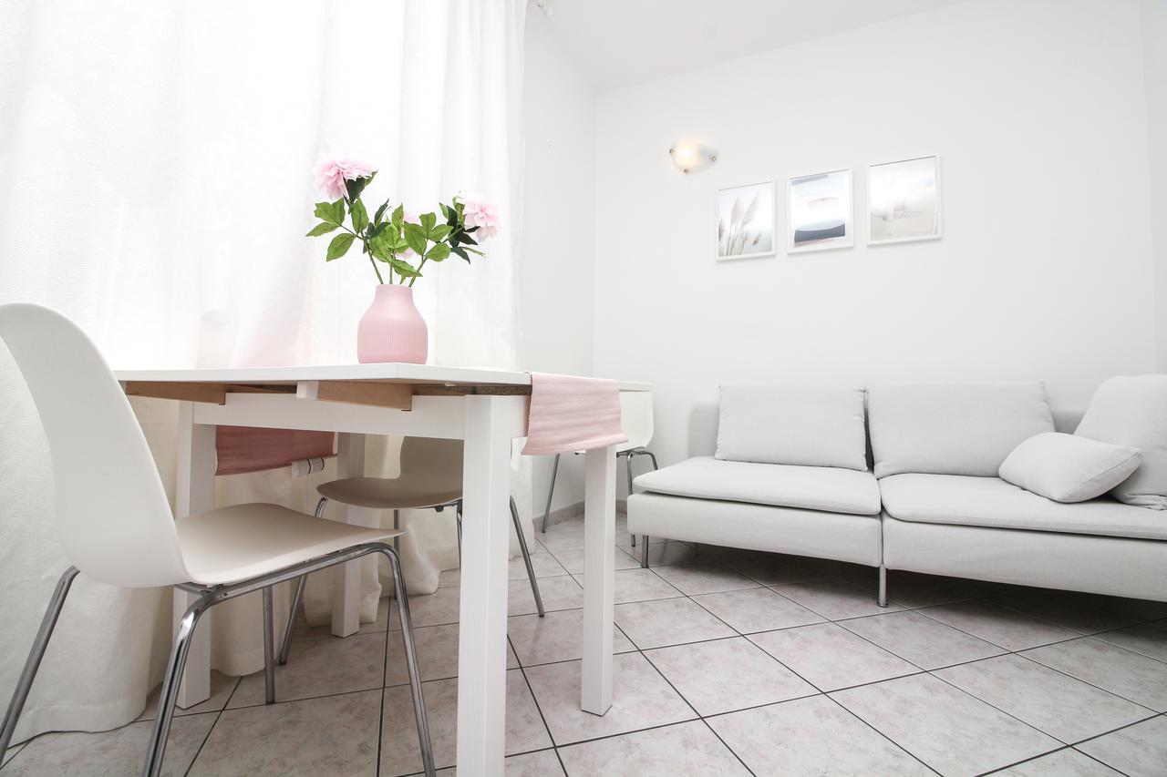 Apartment By B&D Primošten Esterno foto