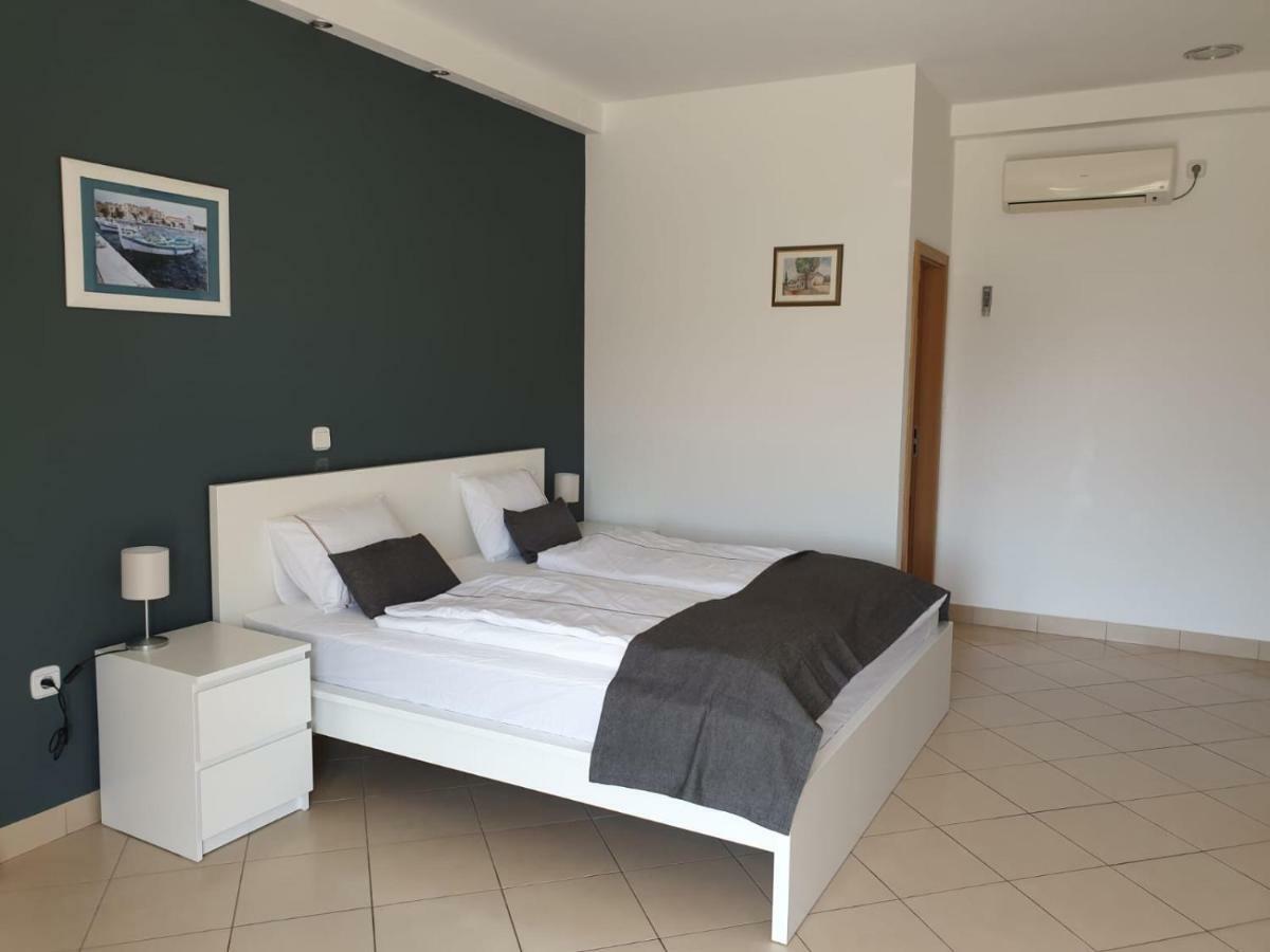 Apartment By B&D Primošten Esterno foto